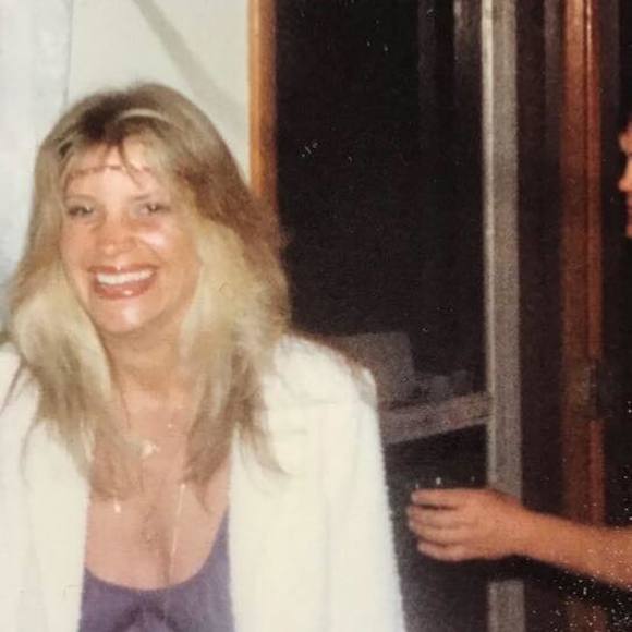 Meet your Posher, Nicole - Picture 1 of 1